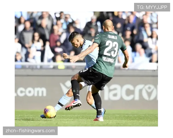 特写:博洛尼亚门将斯科鲁普斯基扑出关键点球后振臂高呼 特写:博洛尼亚门将斯科鲁普斯基扑出关键点球后振臂高呼